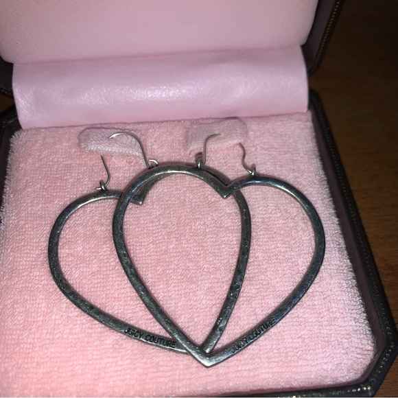 Retro Juicy Couture Pam & Gela E-Dangle Heart Hoop Silver Earrings - Picture 3 of 3